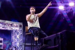 Zé Neto & Cristiano estreiam no top 10 global e impulsionam o sertanejo