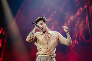 Tiro após show de Henrique e Juliano deixa mulher ferida